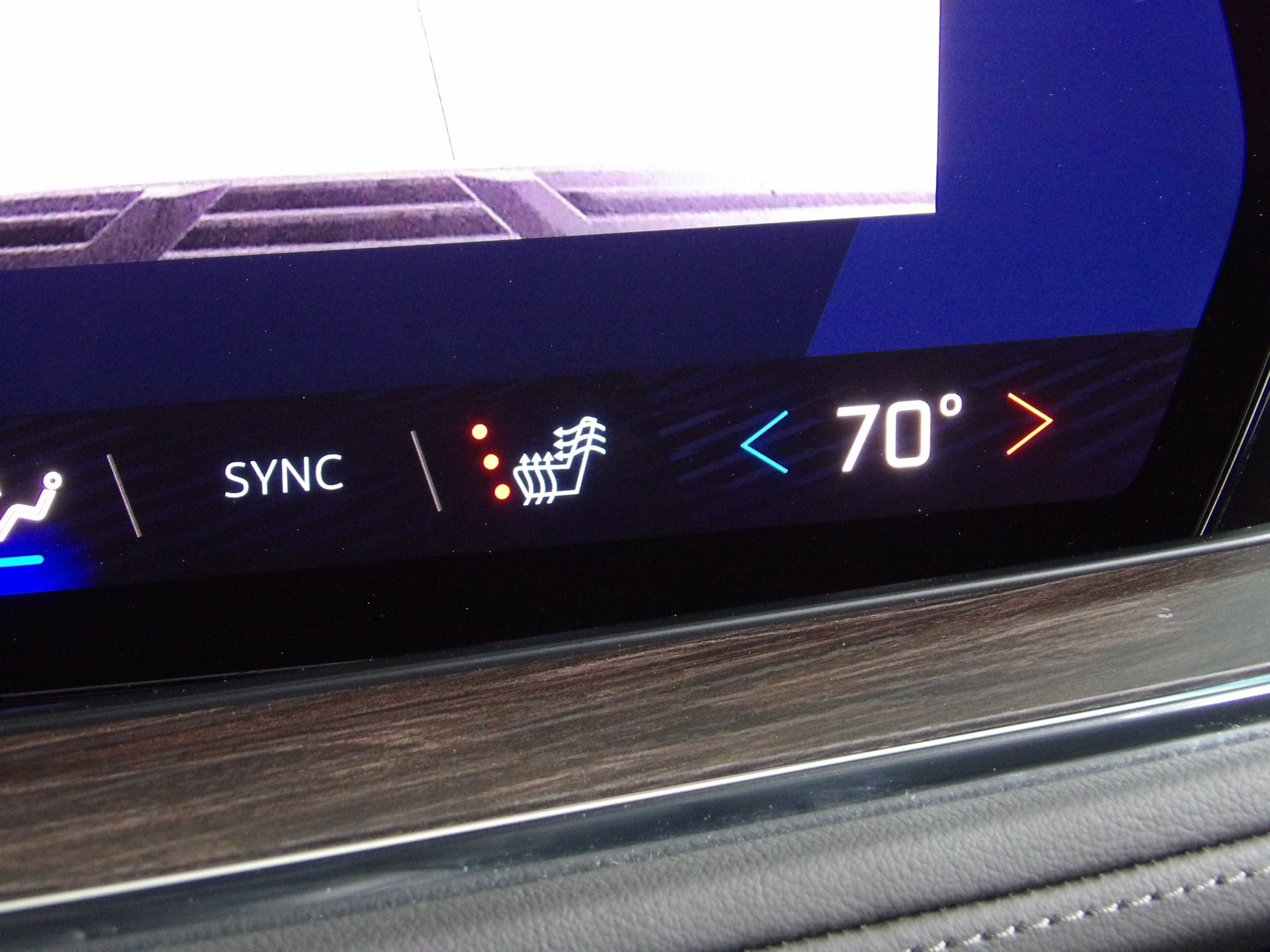 2025 Chevrolet Suburban Z71 - Photo 29