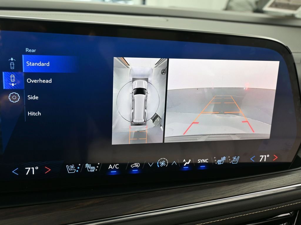 2025 Chevrolet Suburban Premier - Photo 19