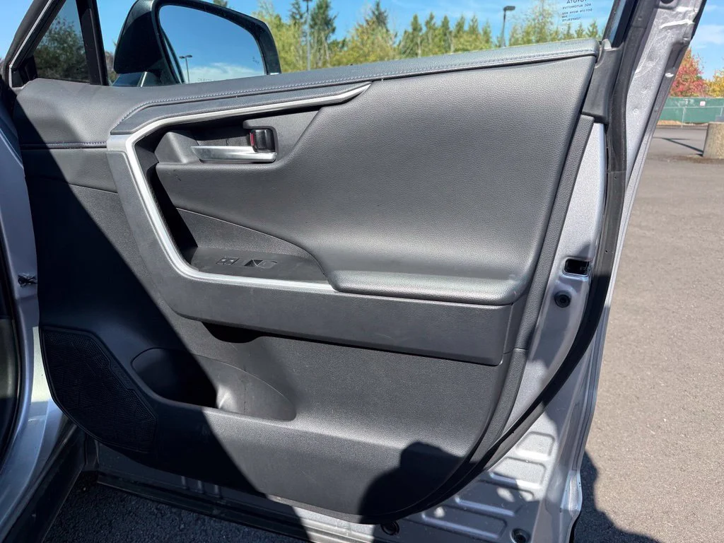 Used 2024 Silver Sky Metallic/Midnight Black Metallic Toyota XSE image 25