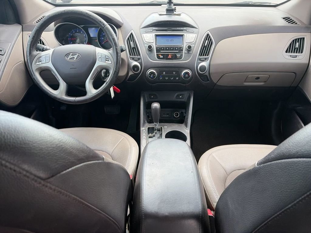 Used 2013 Red Hyundai GLS image 9
