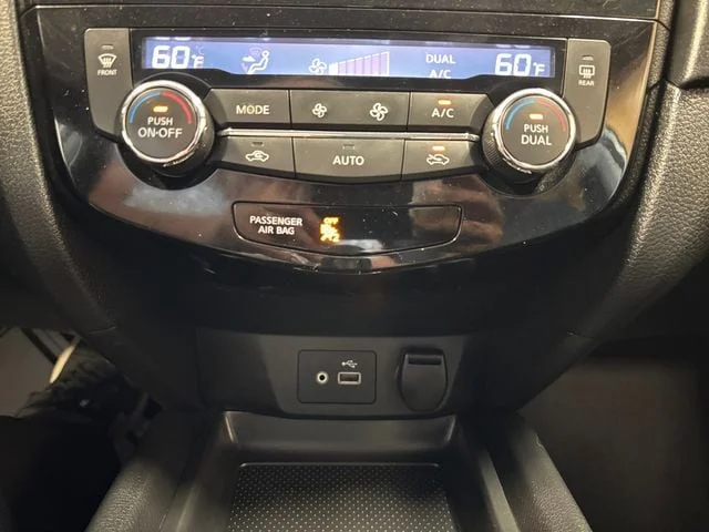 Used 2018 Pearl White Nissan SV image 21