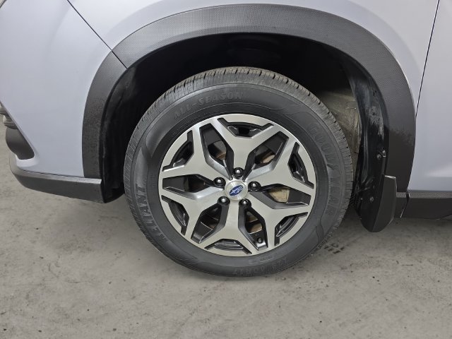 Certified Used 2022 Silver Subaru Premium image 9