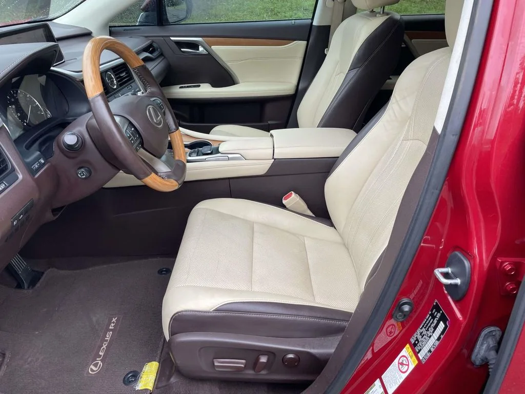 Used 2016 Matador Red Mica Lexus Base image 12