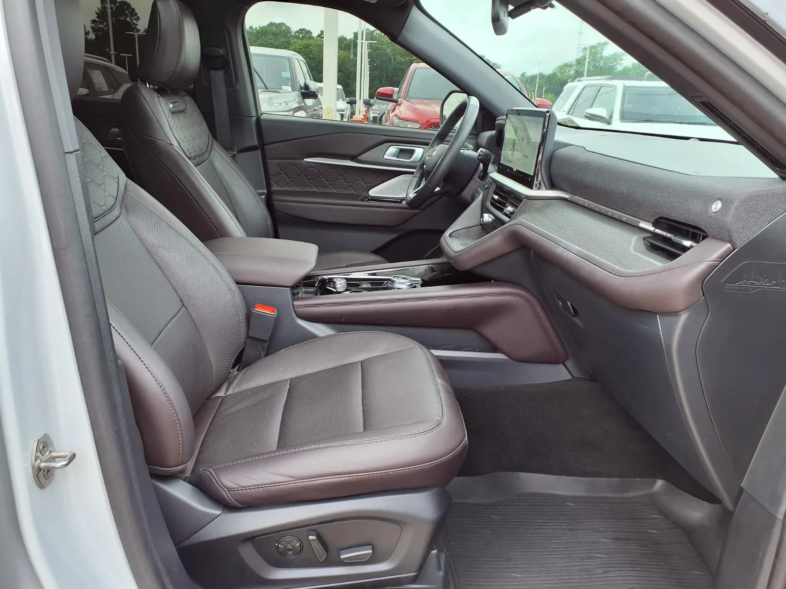Used 2025 White Ford Platinum image 20