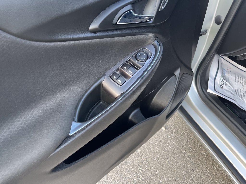 Used 2022 Silver Chevrolet LT image 10