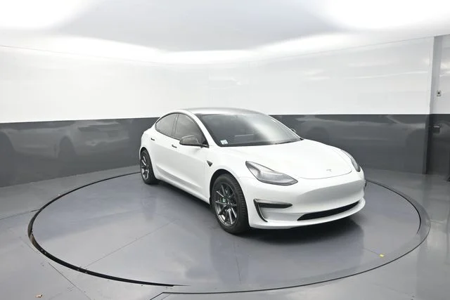 Used 2022  Tesla Long Range image 24