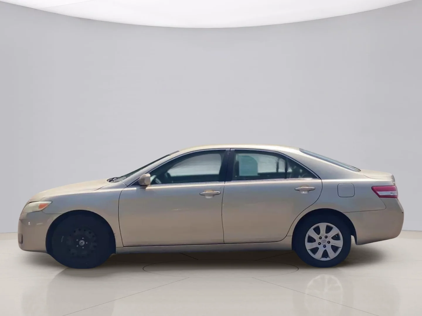 Used 2011 Gold Toyota LE image 2