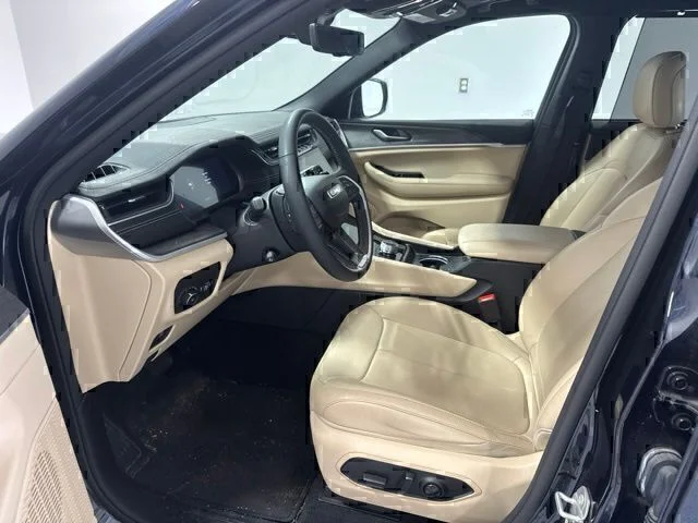 Used 2023 Black Jeep Limited image 12