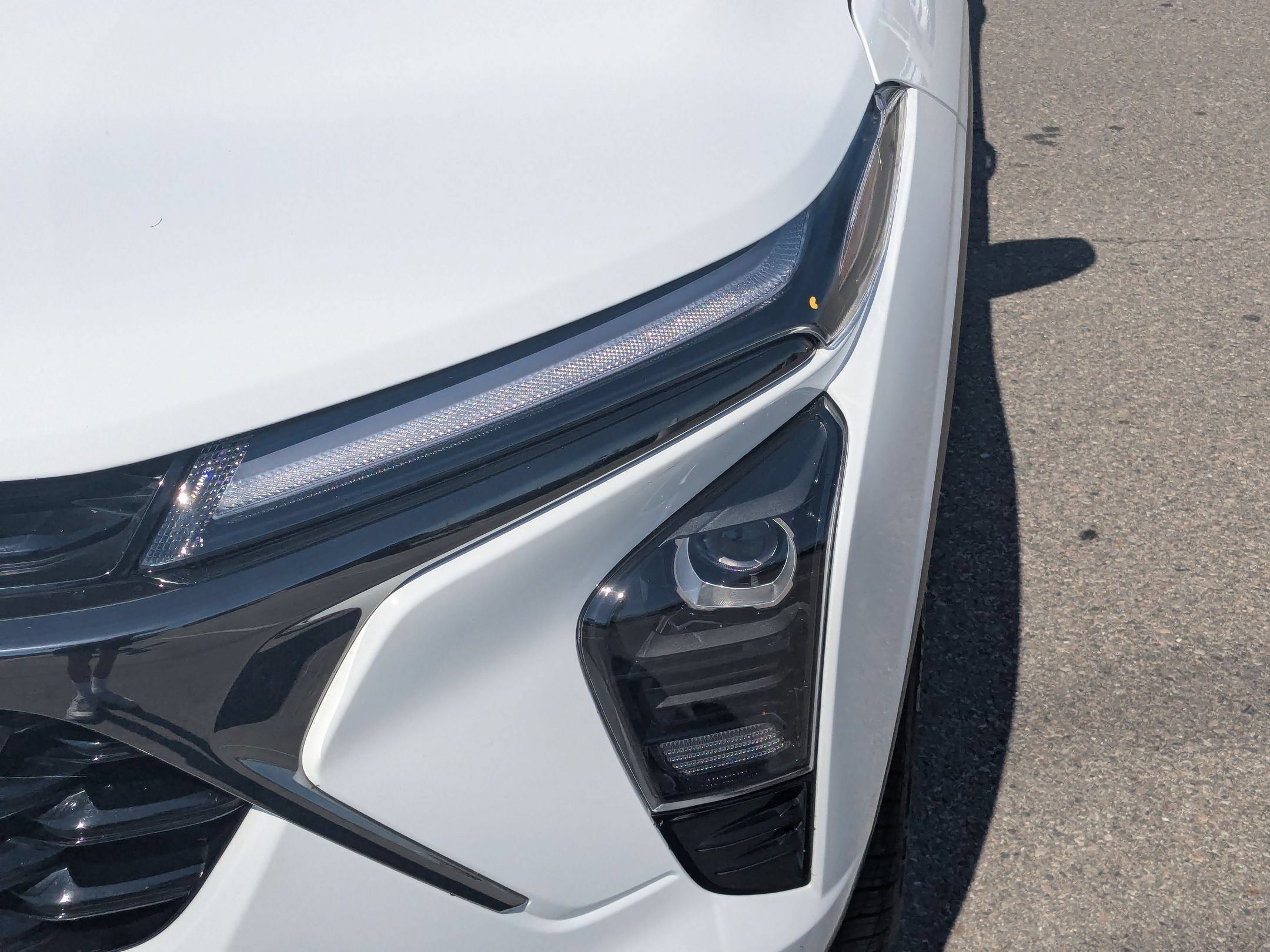 Used 2025 Summit White Chevrolet 2RS image 10