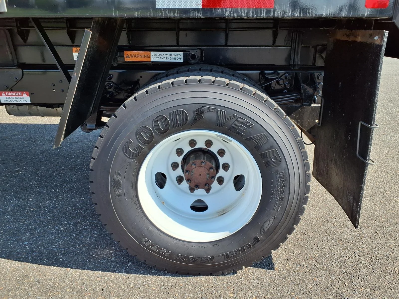Used 2024 WHITE FORD MEDIUM TRUCK  image 17