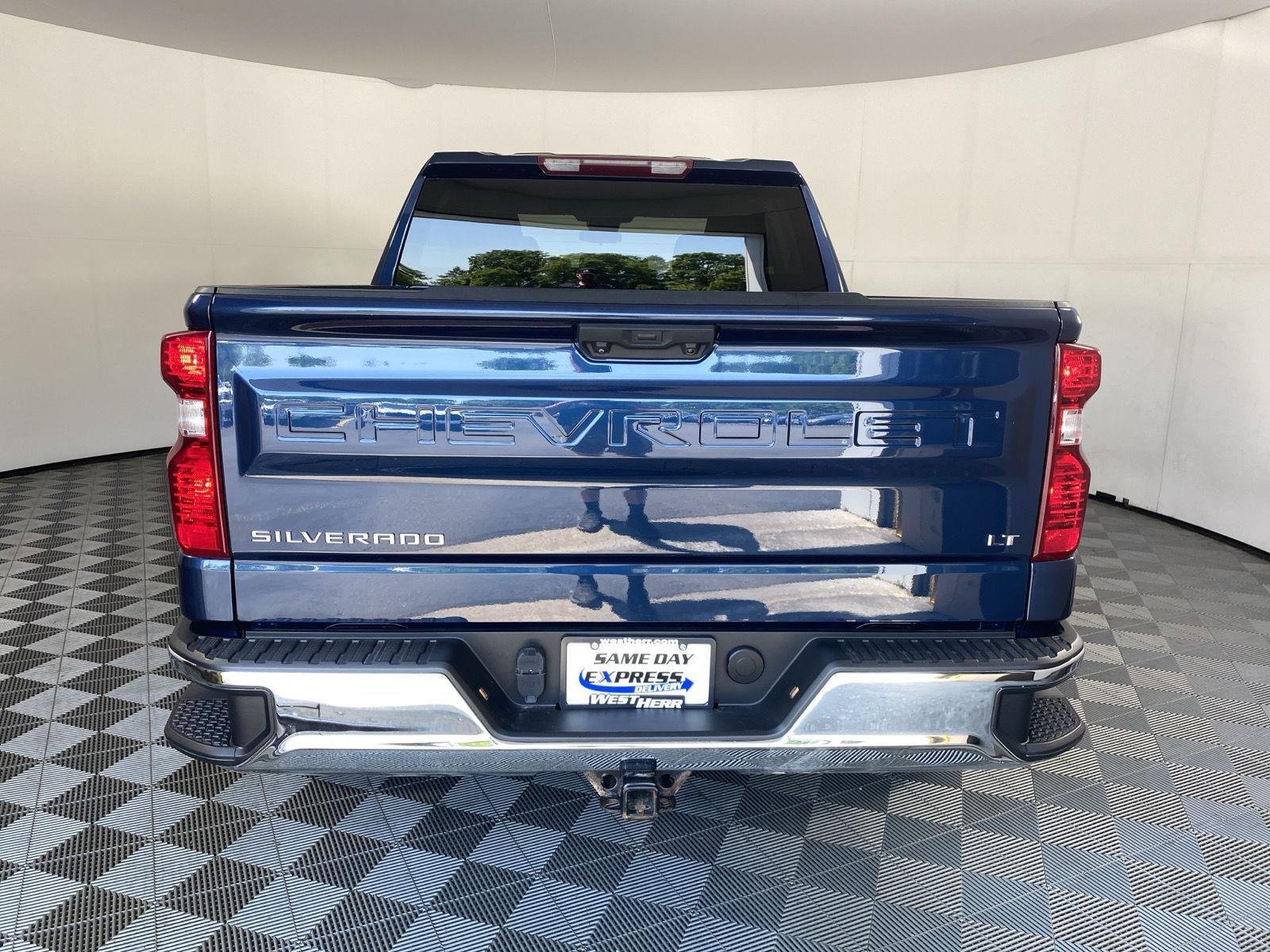 Used 2023 Northsky Blue Metallic Chevrolet LT image 16