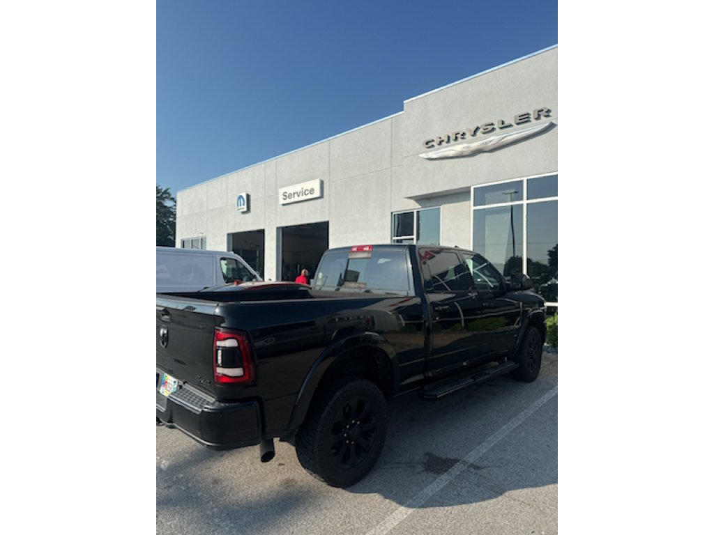 Used 2019 Diamond Black Crystal Pearlcoat Ram Laramie image 9