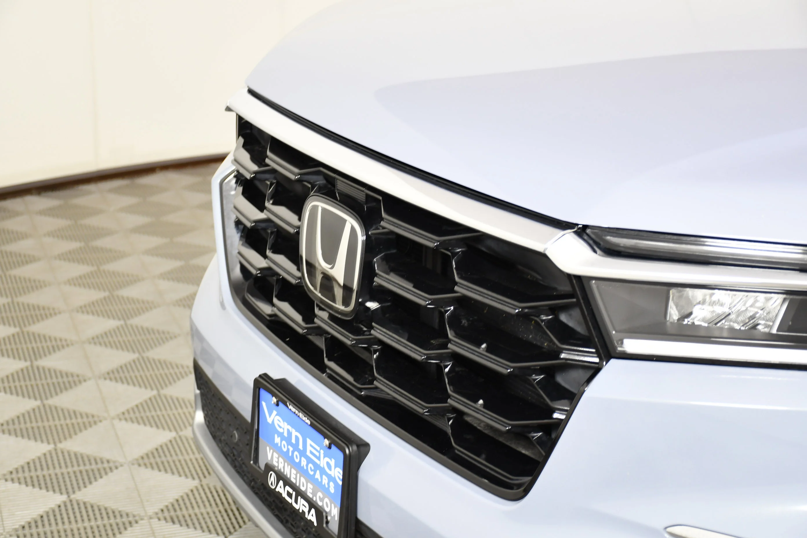 Used 2025 Gray Pearl Honda Touring image 11