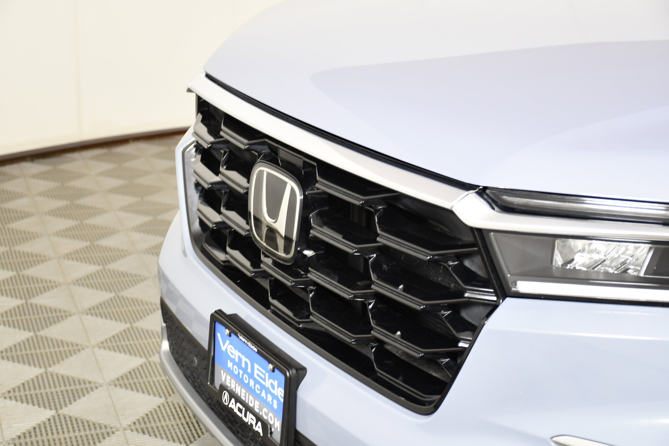 Used 2025 Gray Pearl Honda Touring image 11
