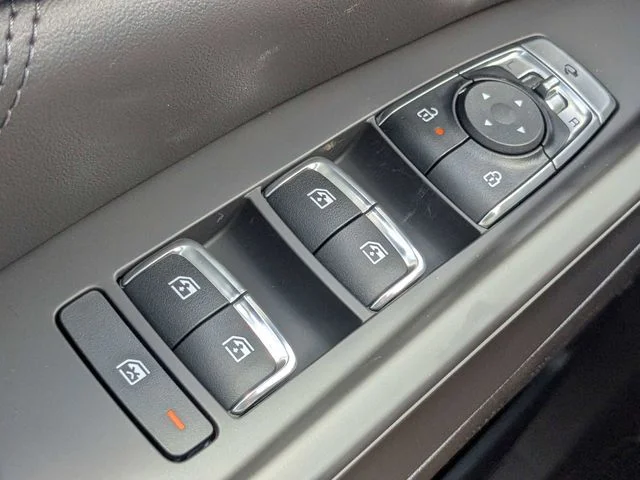 New 2026 Ceramic Silver Kia SX Prestige image 27
