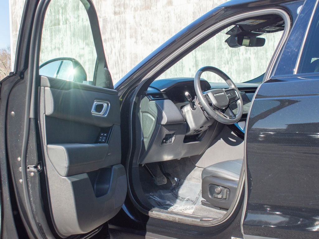 Used 2026 Black Land Rover S image 11