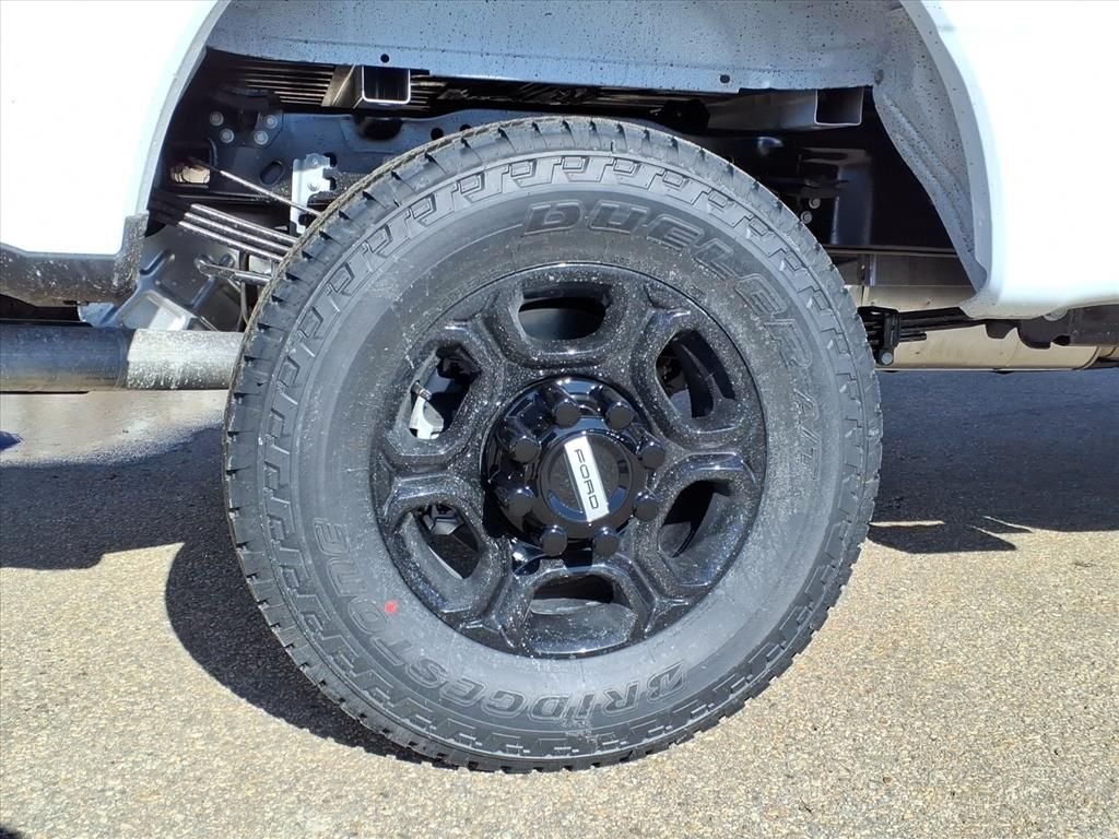 New 2026 Oxford White Ford F-350® XL image 10