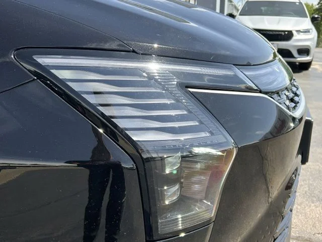 New 2027 Diamond Black Crystal Pearl-Coat Exterior Paint Chrysler Select image 17