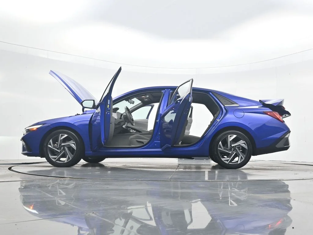Used 2025 Blue Hyundai SEL Convenience image 43