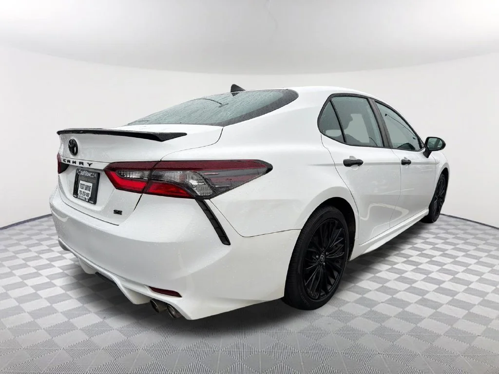 Used 2022 White Toyota SE Nightshade image 5