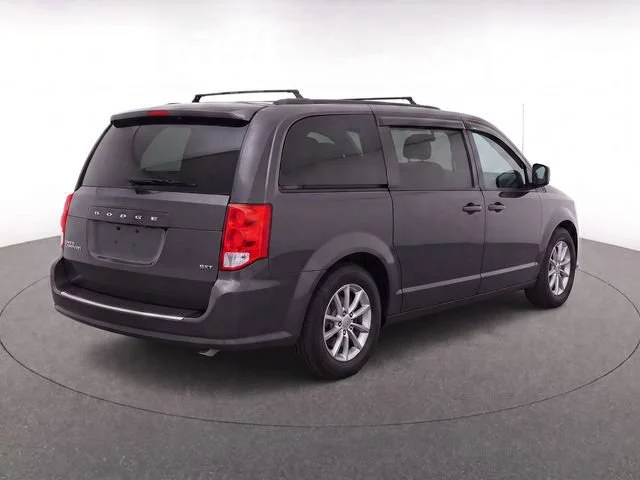 Used 2019 Granite Pearlcoat Dodge SXT image 3