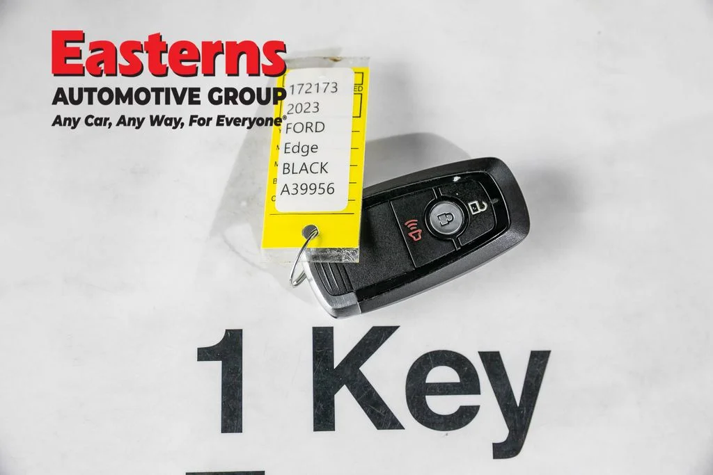 Used 2023 Black Ford SE image 24