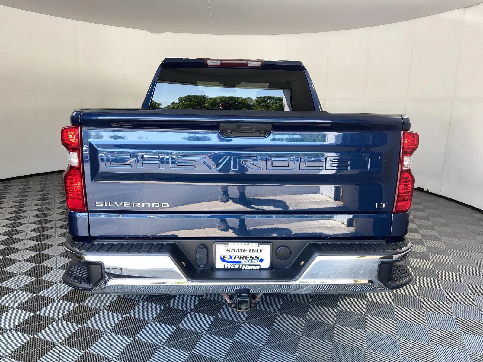 Used 2023 Northsky Blue Metallic Chevrolet LT image 16