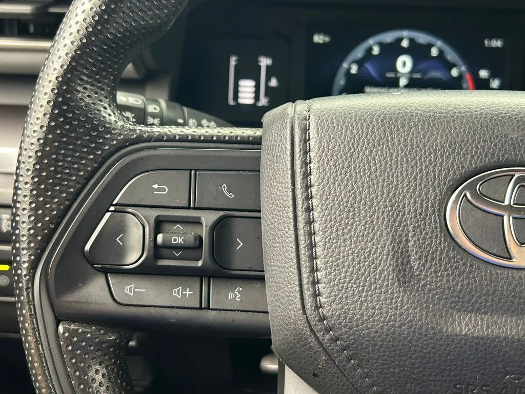 Used 2025 Underground Toyota SR5 image 31