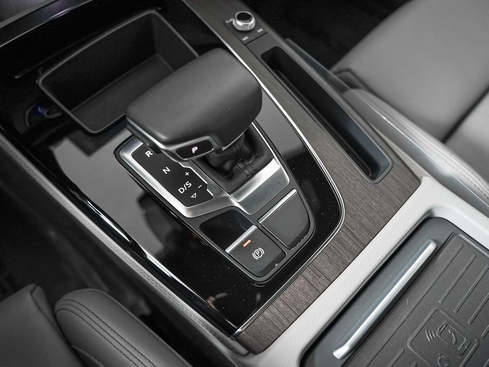 Used 2023 Daytona Gray Pearl Effect Audi S line Prestige image 15