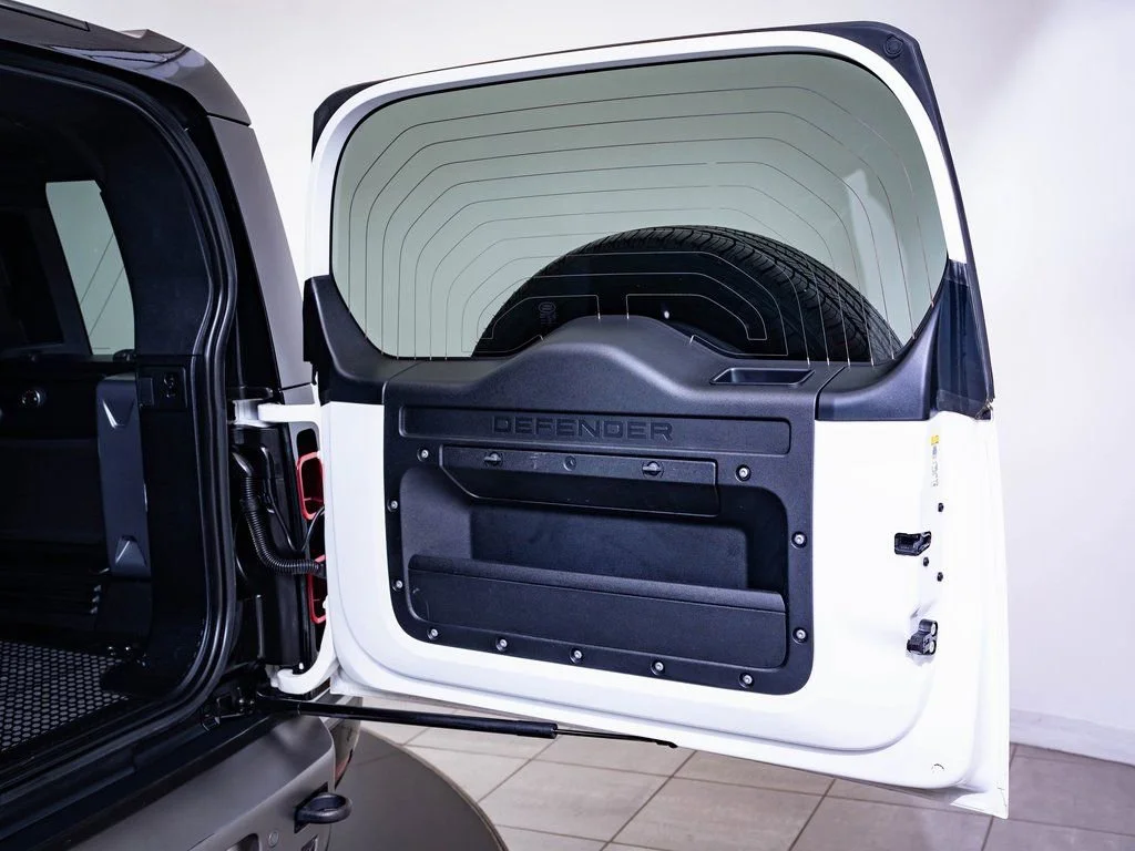 Used 2021 Fuji White Land Rover X-Dynamic HSE image 38