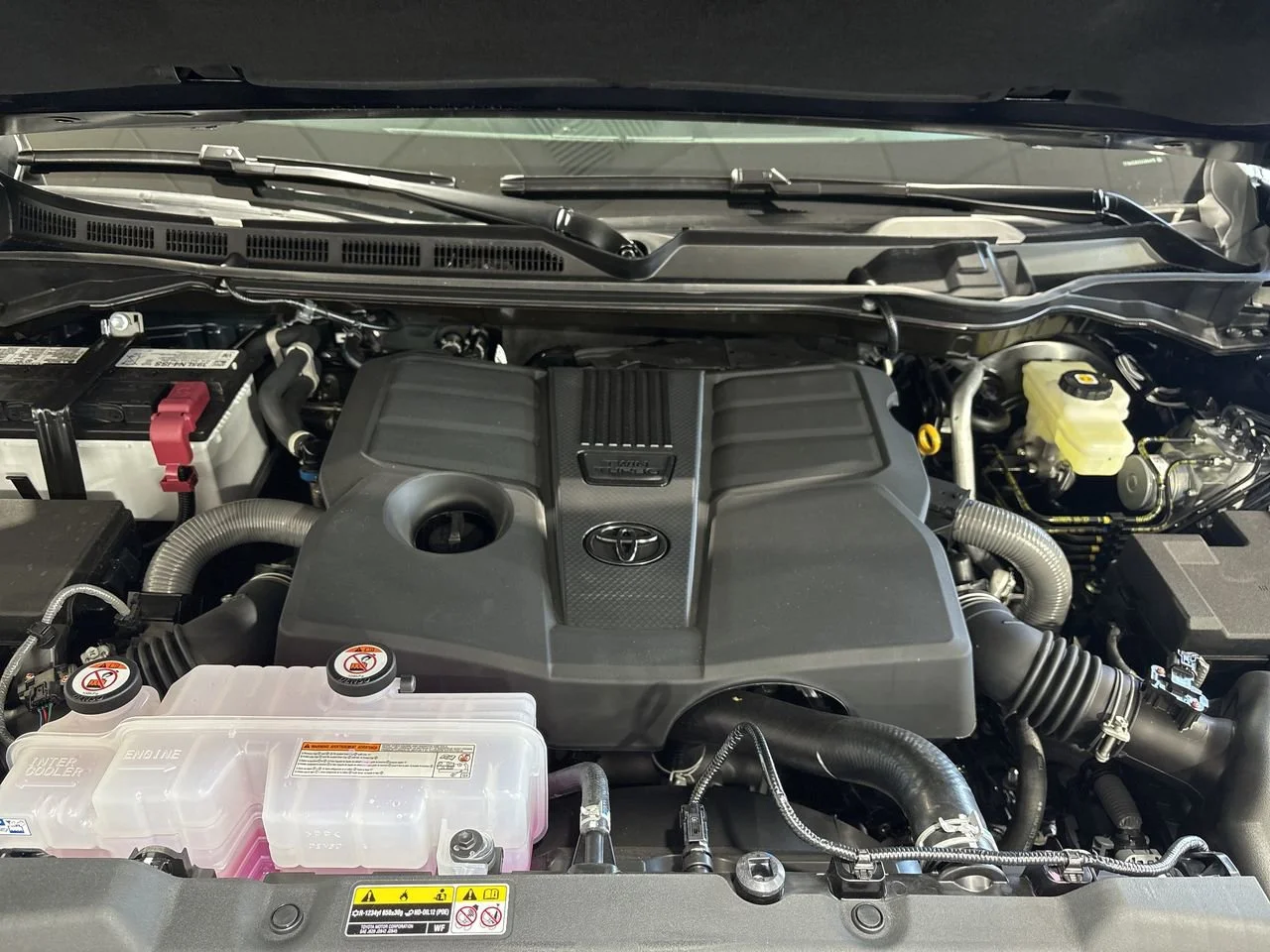 2025 Toyota Tundra Limited - Photo 27