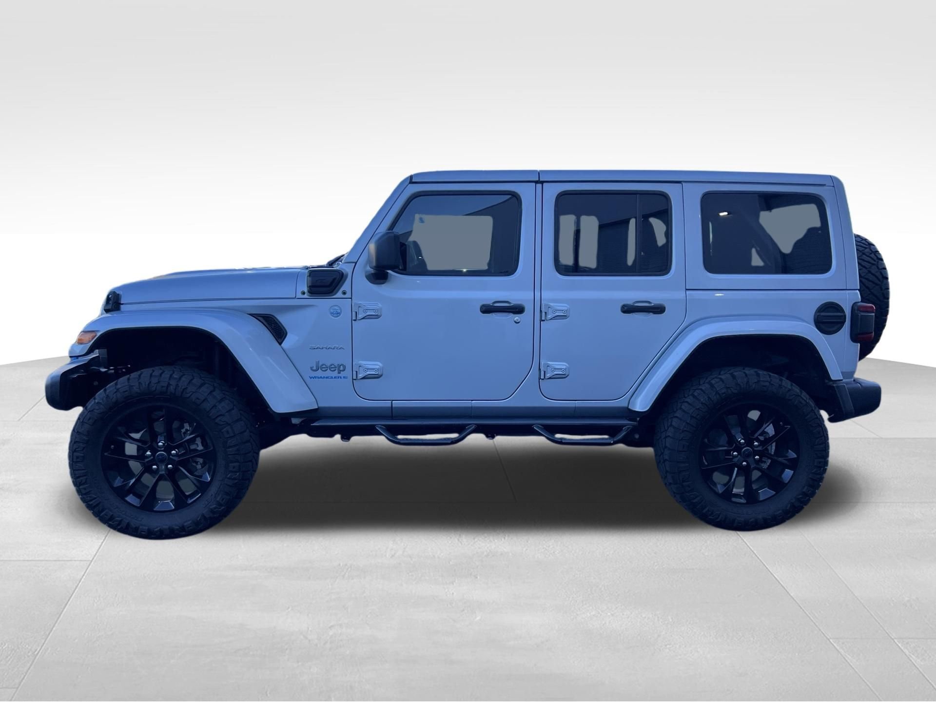 Used 2024 Silver Jeep Sahara 4xe image 8