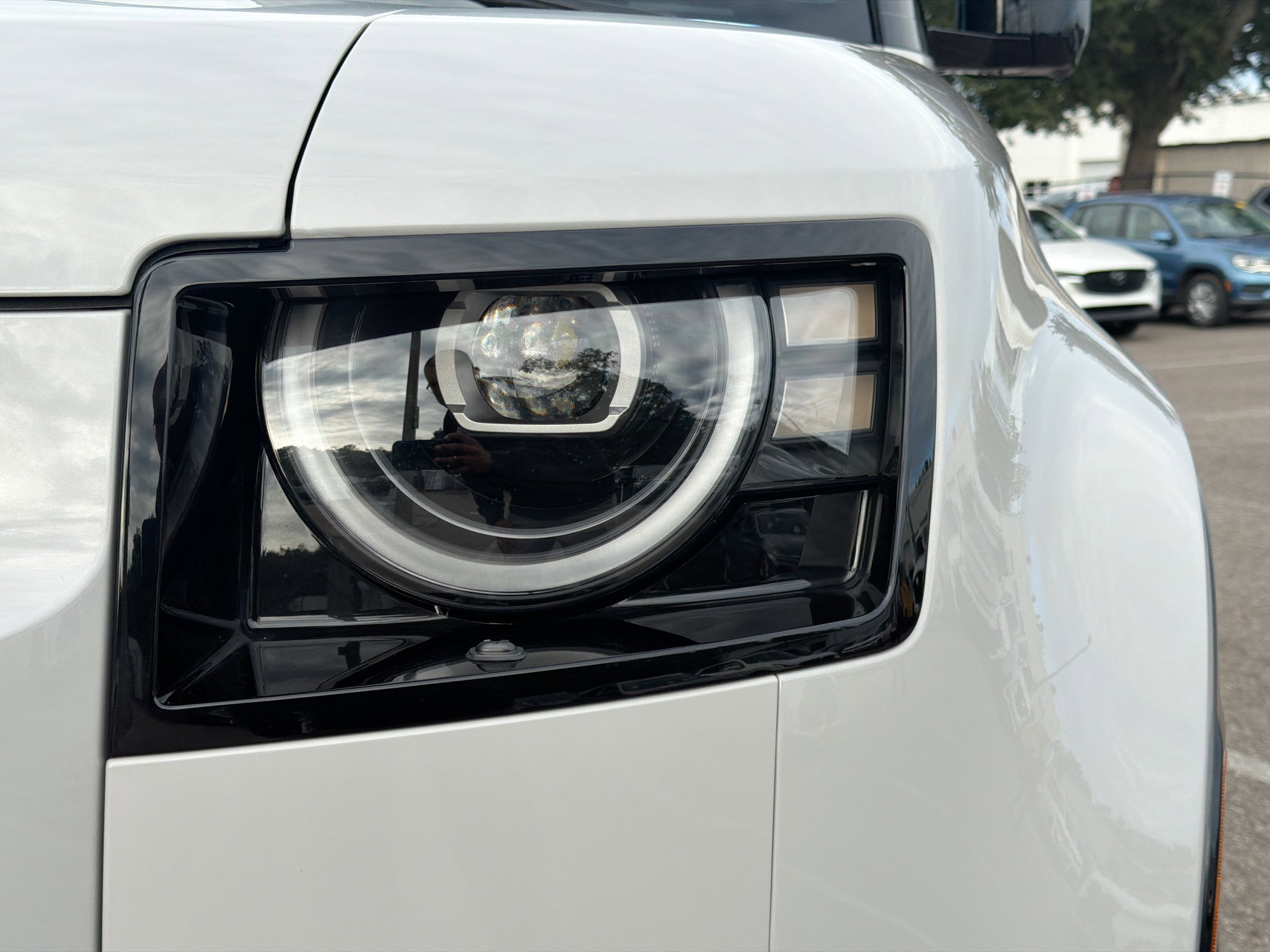 2026 Land Rover Defender X-Dynamic SE - Photo 9