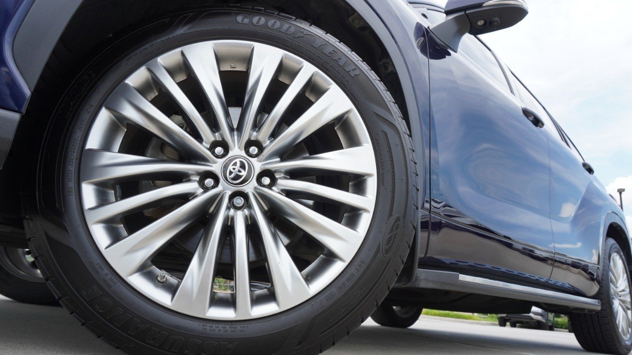 Used 2024 Blue Toyota Platinum image 11