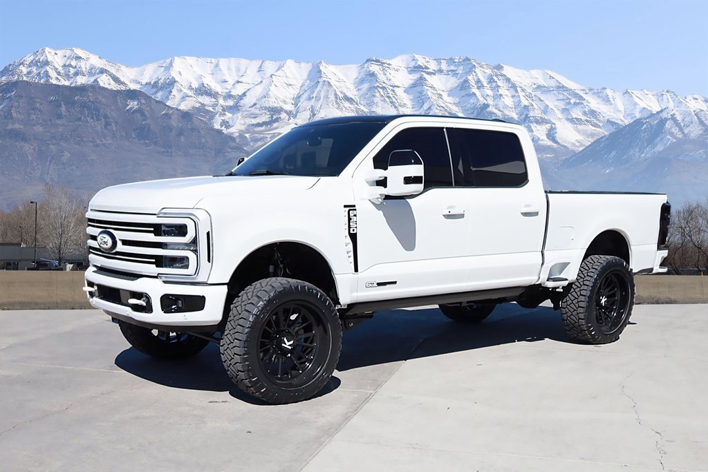 2025 Ford F-350 Platinum photo 2