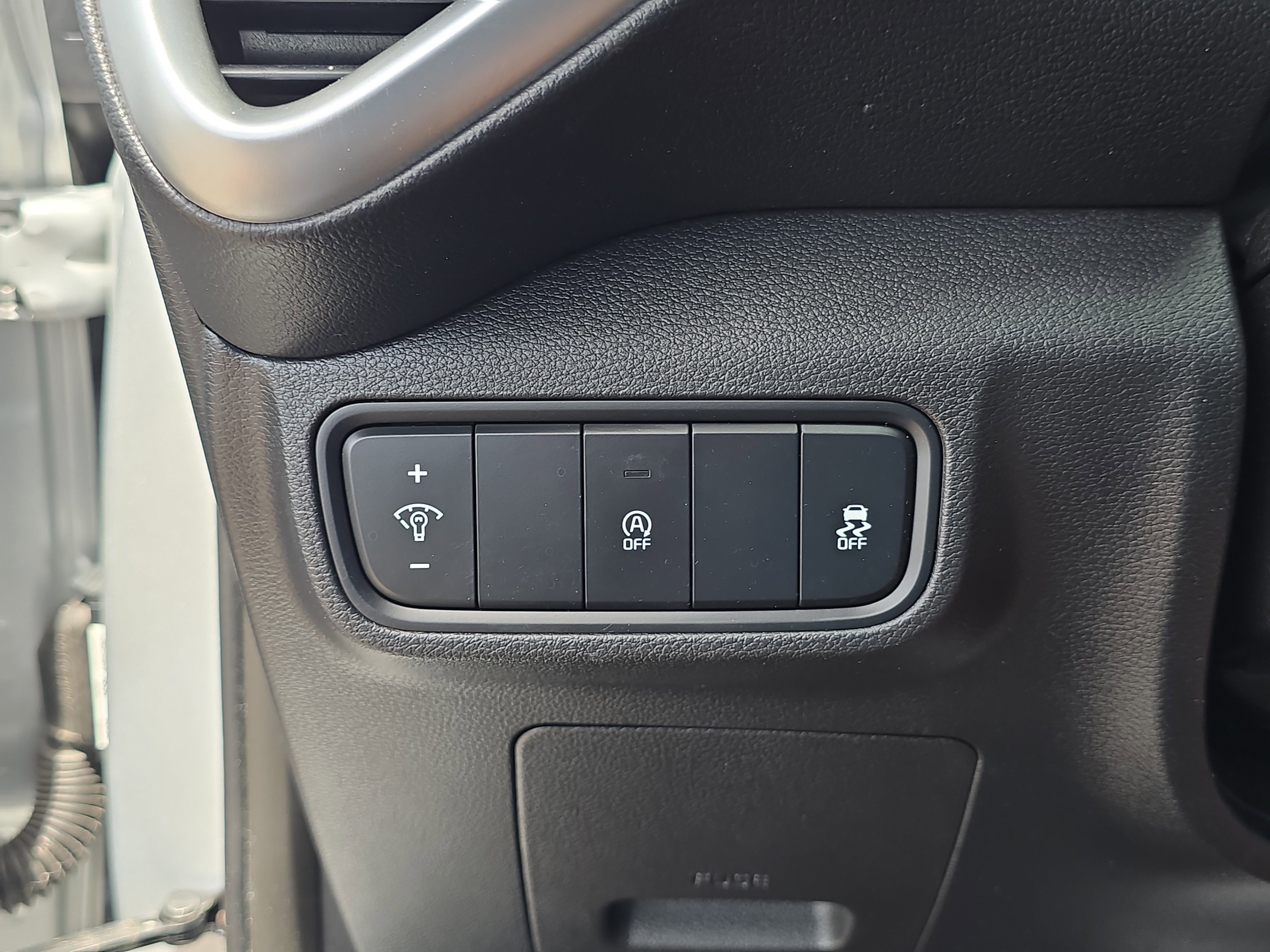 Certified Used 2021 Sparkling Silver Kia LX image 27