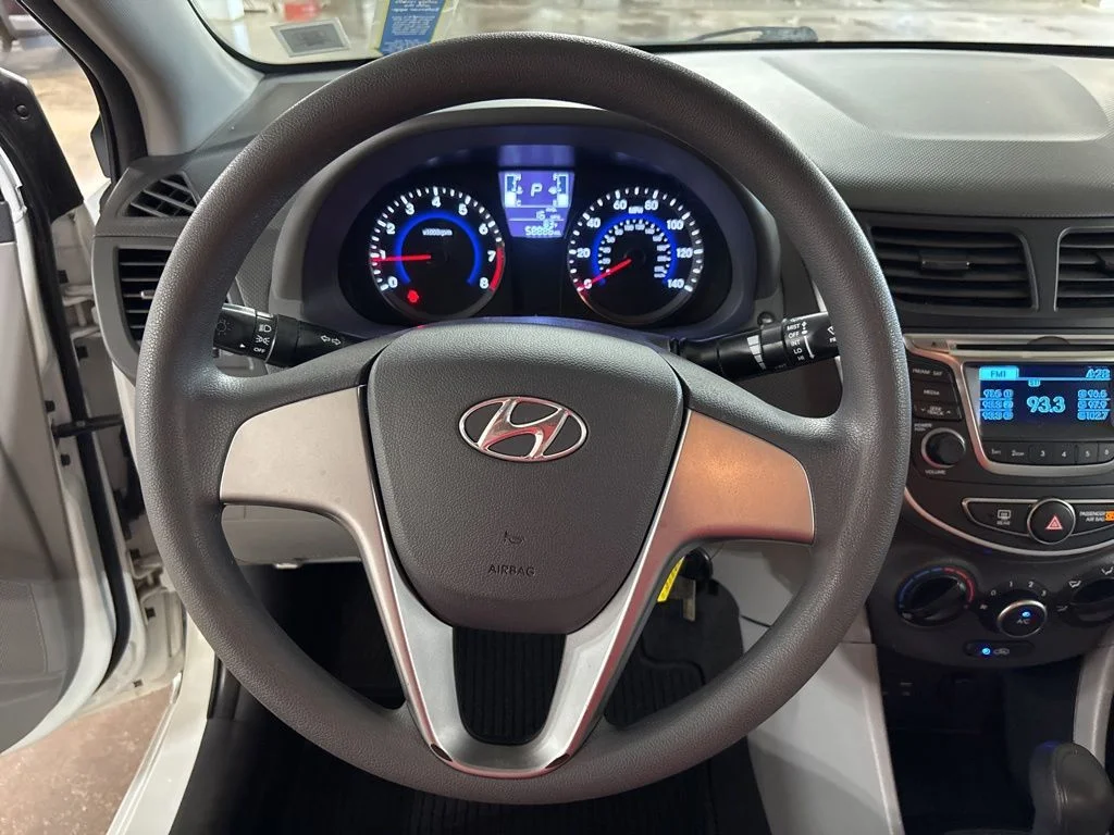 Used 2016 White Hyundai SE image 14
