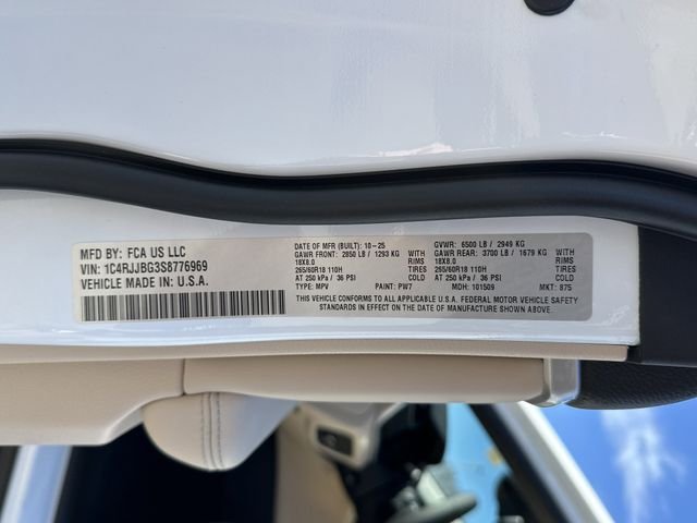 New 2025 White Jeep Limited image 38