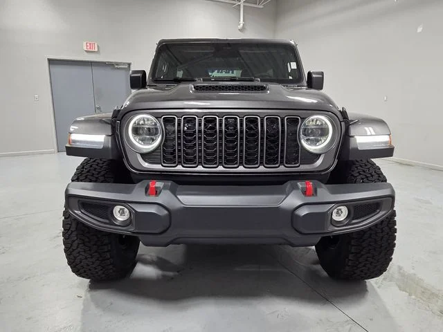 New 2026 Granite Crystal Metallic Clear-Coat Exterior Paint Jeep Rubicon image 2