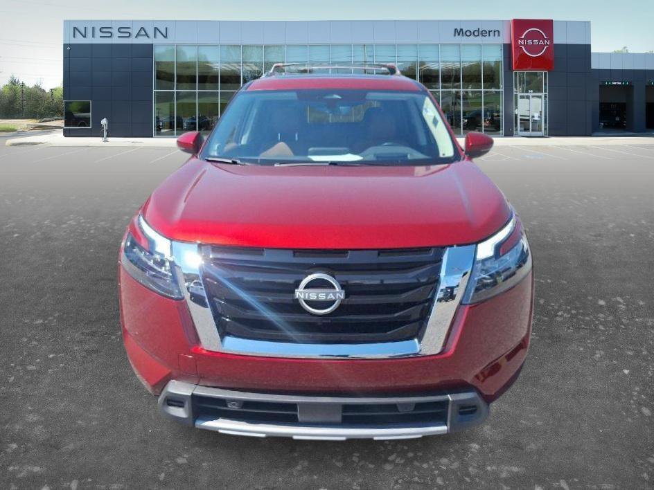 Used 2025 Scarlet Ember Tintcoat Nissan Platinum image 2