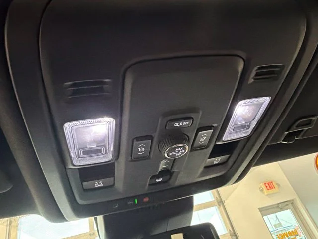 Used 2025 White GMC Denali image 16