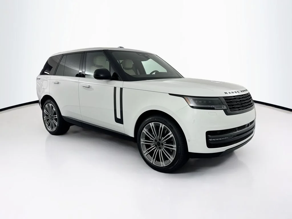 New 2026 Fuji White Land Rover SE image 3