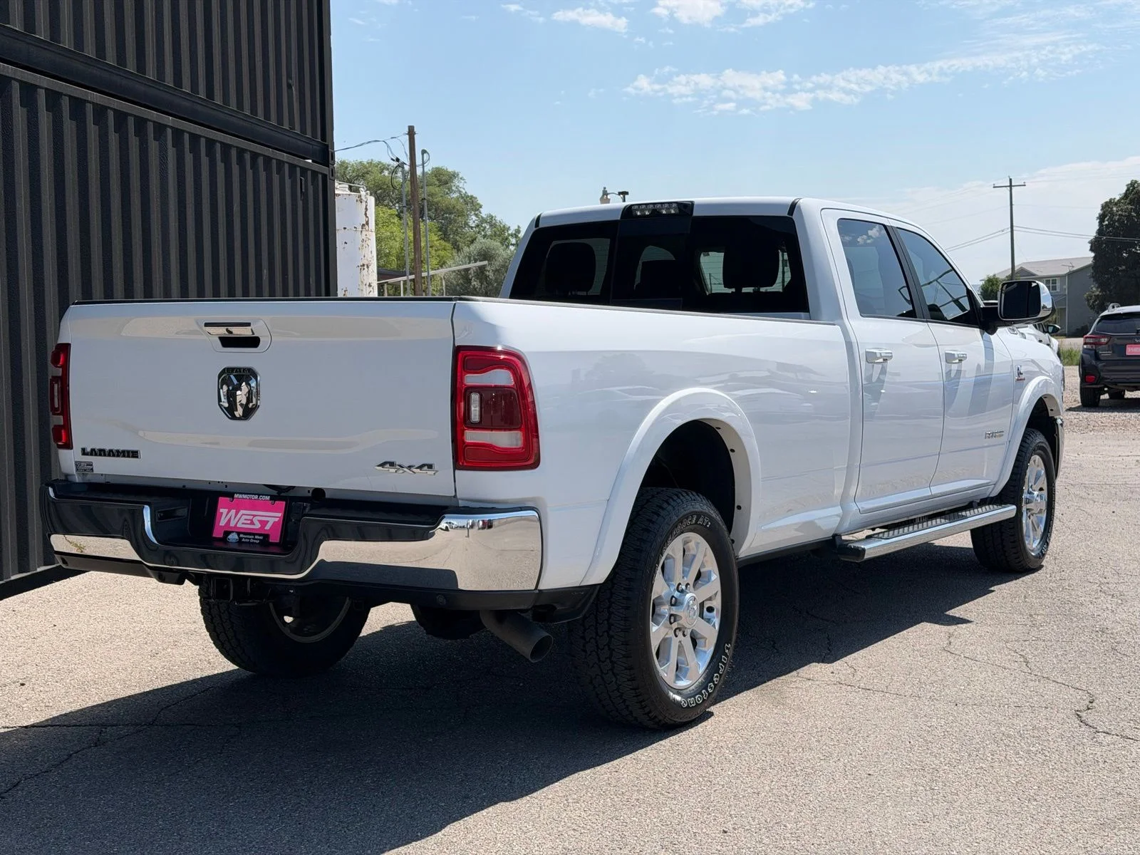 Used 2022 White Ram Laramie image 7