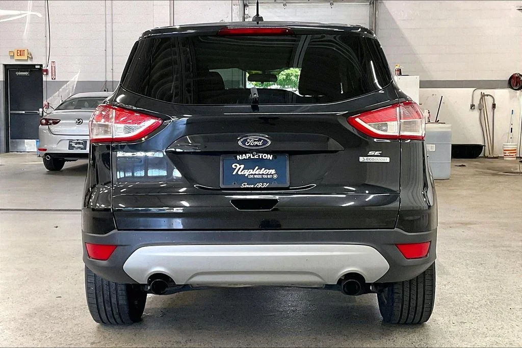 Used 2014 Black Ford SE image 3