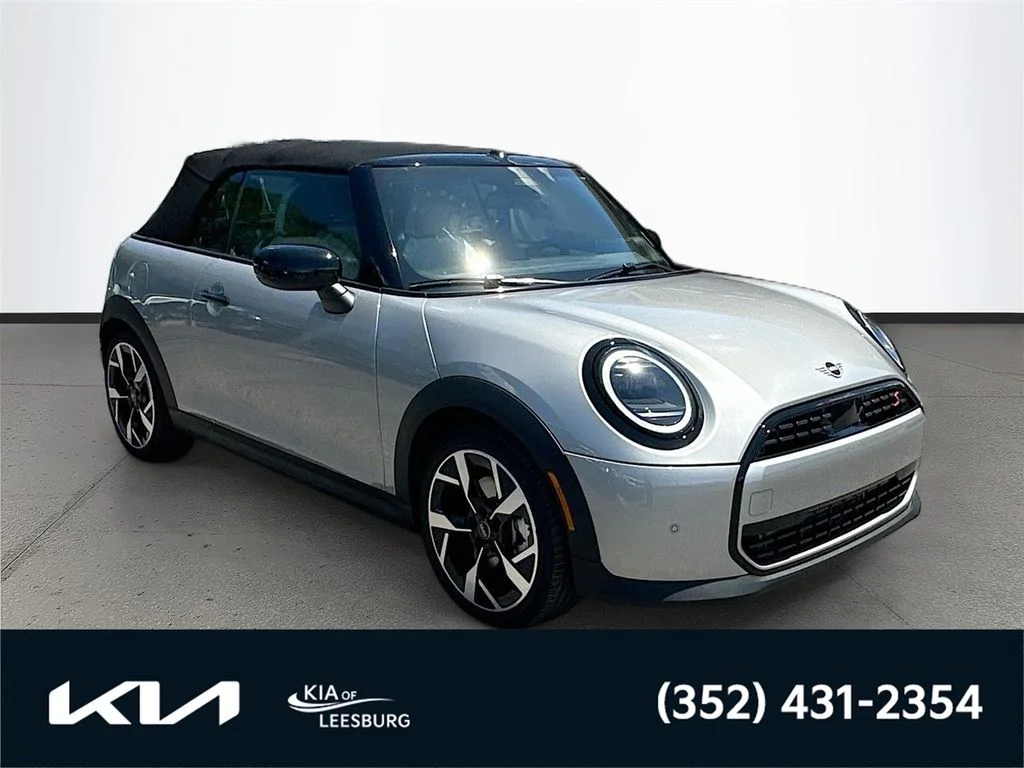 2025 MINI Convertible Cooper S Signature's photo