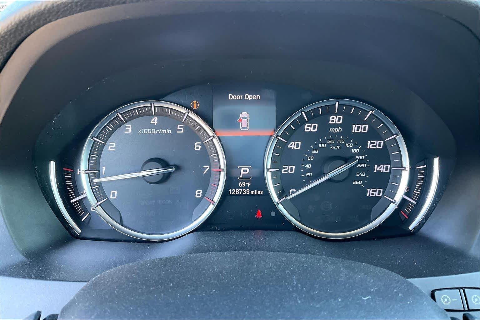 Used 2020 Platinum White Pearl Acura  image 25