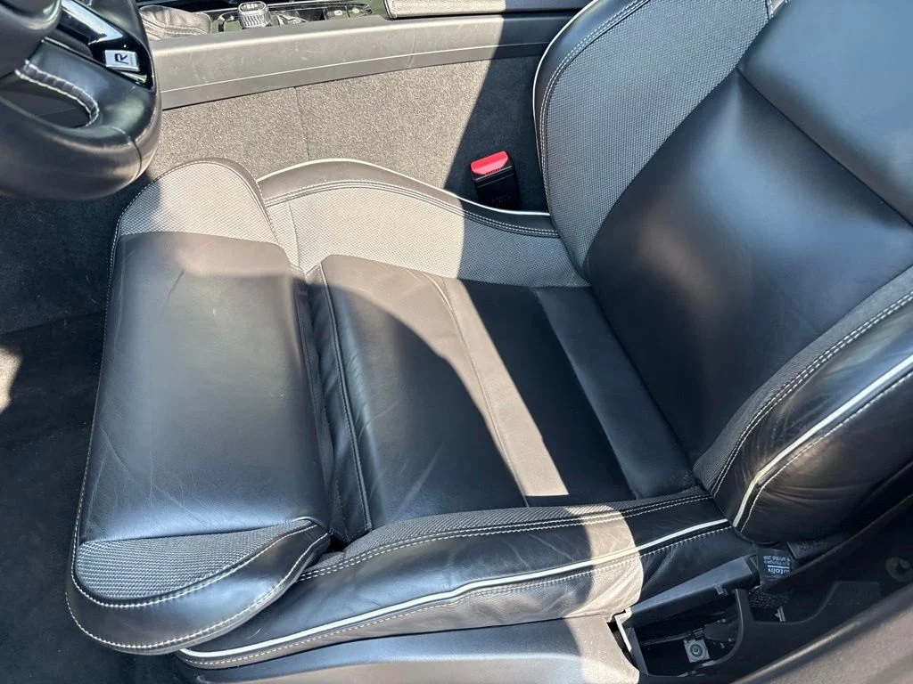 Used 2019 Black Volvo T6 R-Design image 13