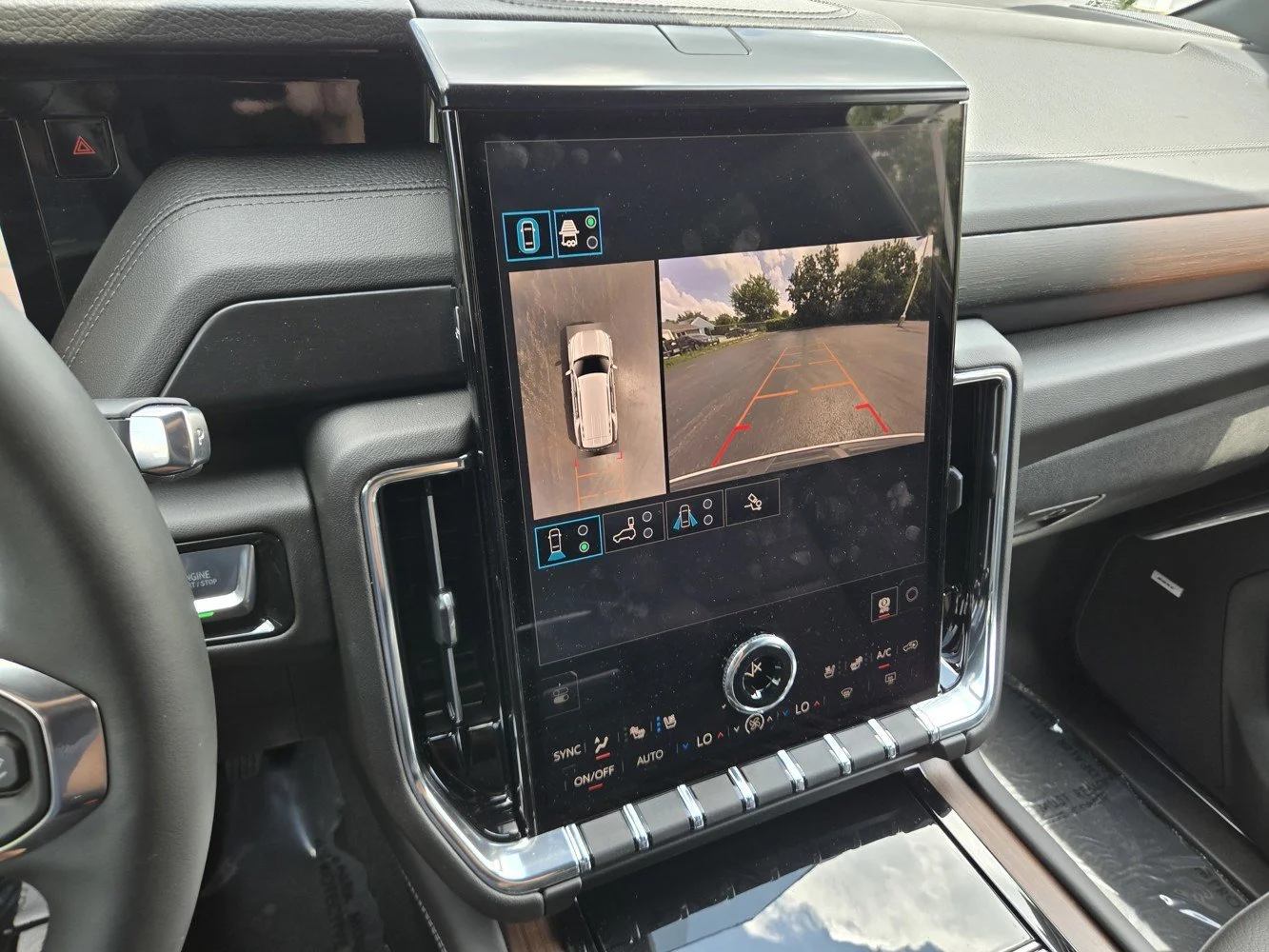 2026 GMC Yukon Denali - Photo 7