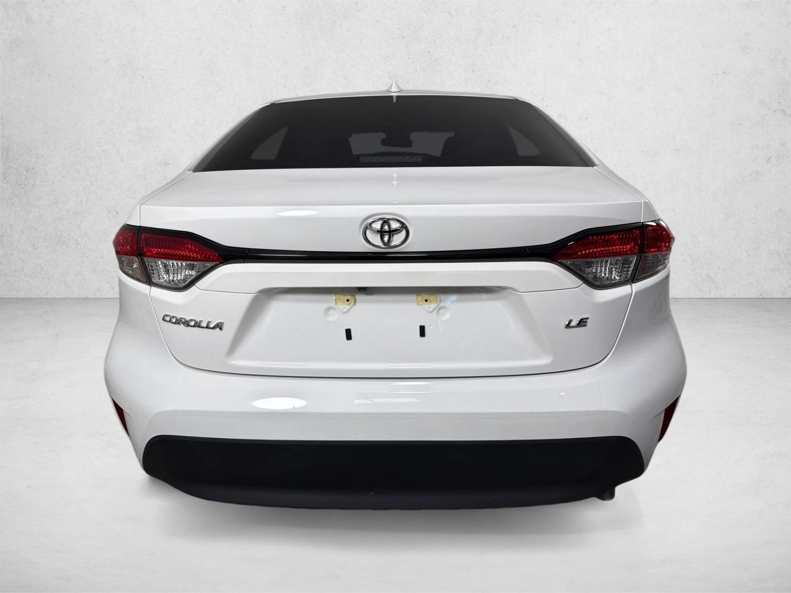 Used 2025 Ice Cap Toyota LE image 4