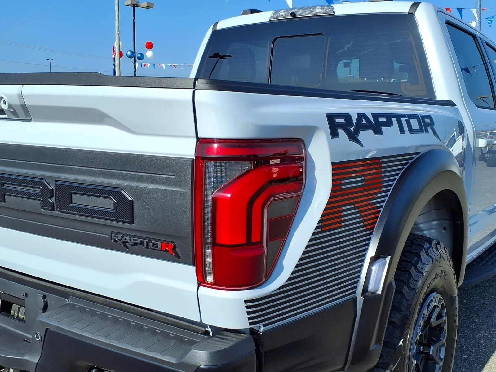 Used 2025 Space White Metallic Ford Raptor image 19